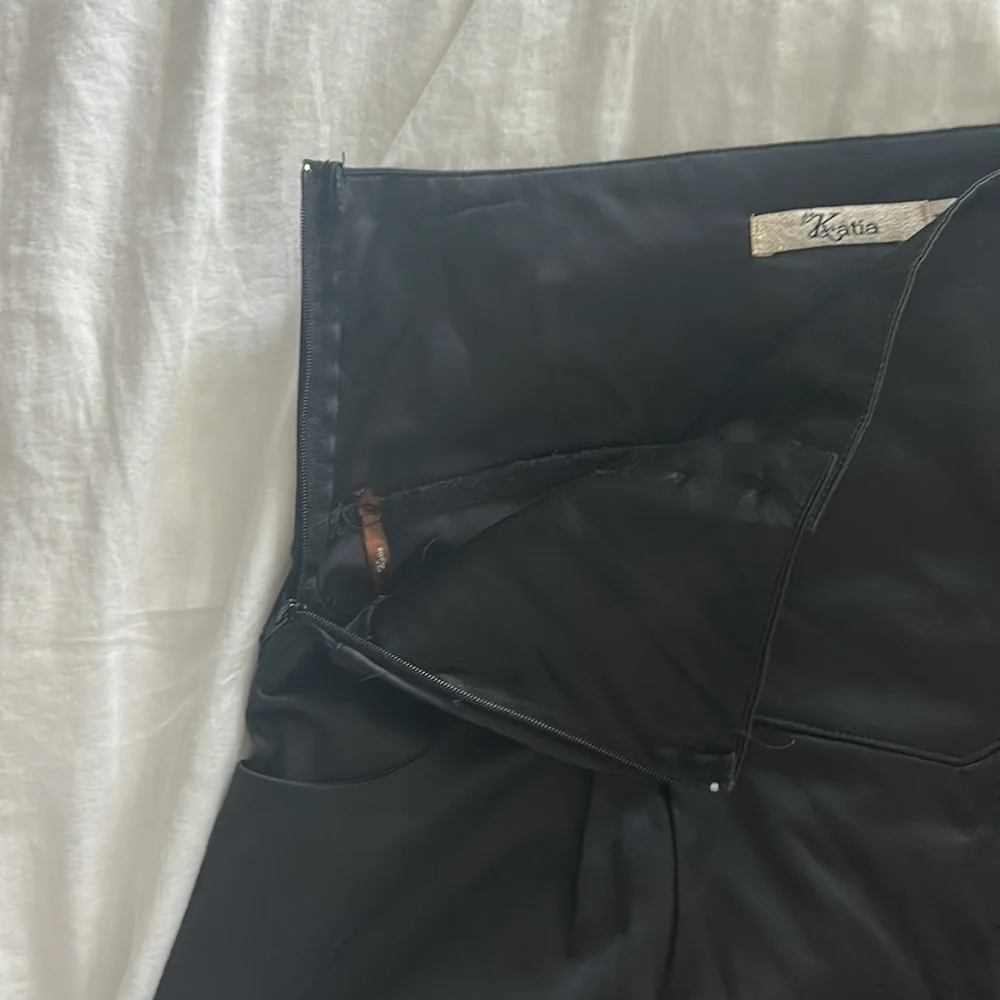 Black High-Waisted Women's Tuxedo Shorts - Picture 3 of 8